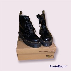 Dr. Martens black W size 9